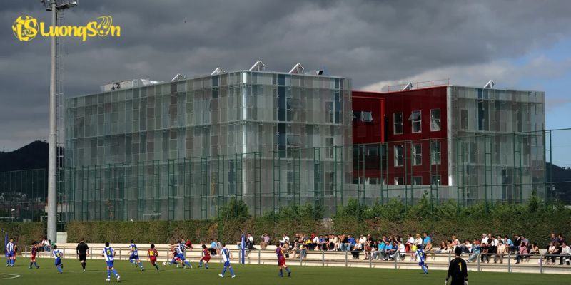 Lý do truyền thông bỏ qua La Masia